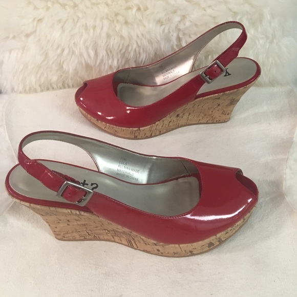 Red Patent Leather Wedge Open Toe Sandals SZ 7.5 - Picture 3 of 5